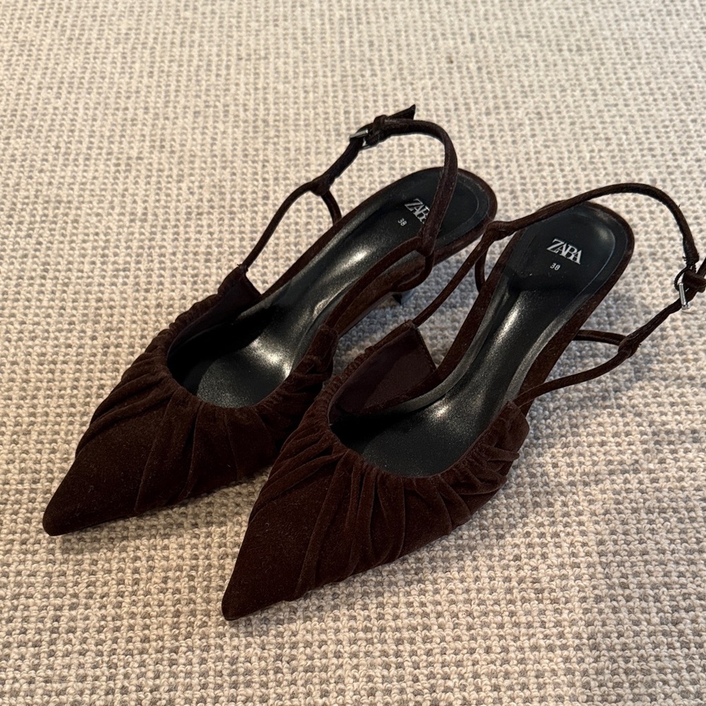 Zara velvet with wood look kitten heel - size 38